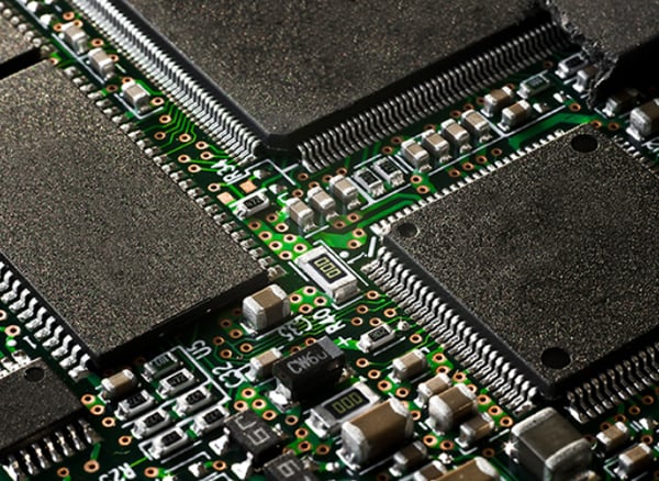 PCB with miniaturized components