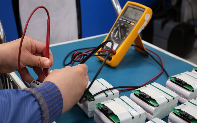 Voltage testing during battery pack manufacturing